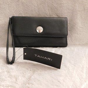 NWT TAHARI WALLET/WRISTLET